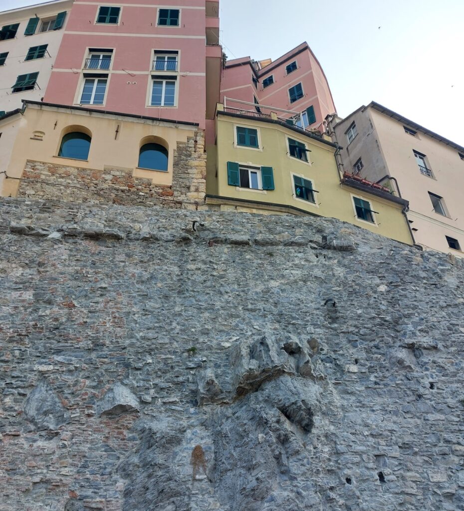 DOVE FERMAVA IL MARE. Il restauro delle Mura della Marina e di una porzione delle Mura del Barbarossa