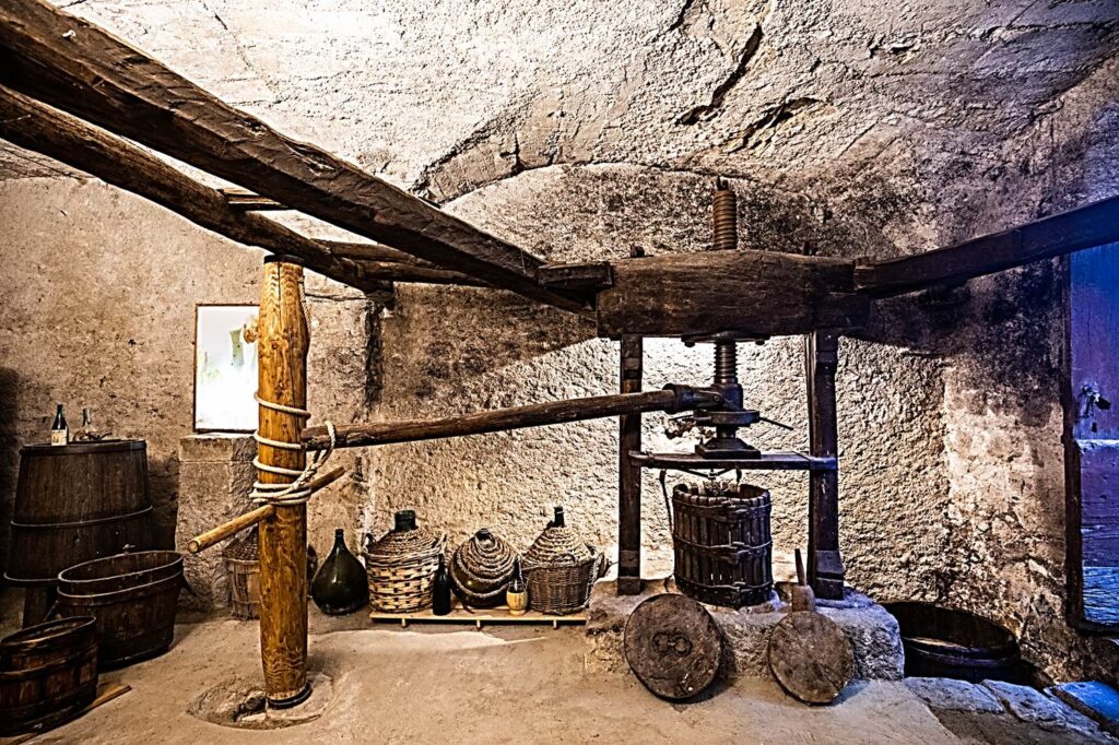 MuVel, cantina con torchio